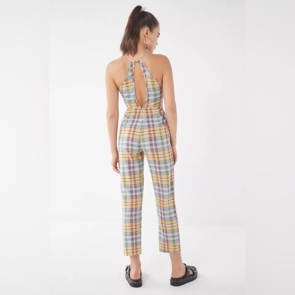 Urban Outfitters UO Hattie High-Neck Linen Jumpsuit 8 - Picture 3 of 15